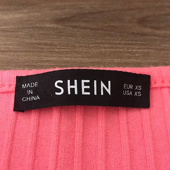 *NEW* Graphic Ribbed Crop - Picture 3 of 4